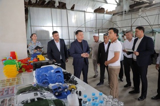 "Қырыққызабат"тағы өзгерислер әкелерди үйге қайтарып, балаларды илимге хошаметлемекте