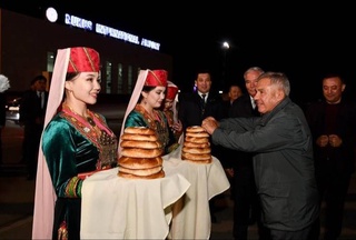 Сарвари Тотористон Рустам Миннихонов бо сафари корӣ ба Қароқалпоқистон омад