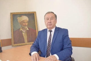 Нурли оҳанг билан йўғрилган шеърият