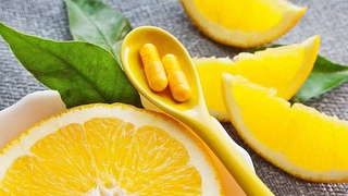 Витамин С, помимо пользы, может принести и вред