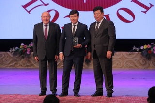 Өзбек мүсіншісі халықаралық сыйлыққа ие болды