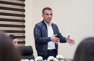 Янги сайланган депутатлар ёшлар билан учрашди