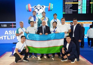 Узбекистан завоевал еще 20 медалей на чемпионате Азии по тяжелой атлетике