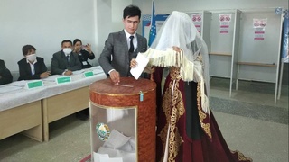 Baxt ostonasidagi yosh oila vakillari ham muhim siyosiy jarayonda qatnashyapti