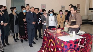 “Сурхон воҳаси Ўрта Осиё кулолчилиги тамаддуни” номли кўргазма ташкил этилди