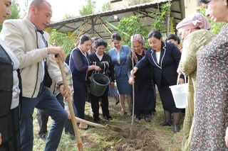 Qibray tumanida “Onalar bog'i” ochildi