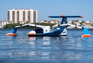 Дунёдаги илк қанотли автомобиль синовдан ўтказилди