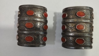 Бир асрлик 2 та билагузукни четга олиб чиқиб кетмоқчи бўлган шахс ушланди