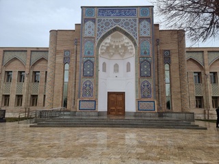 Sharqu gʻarbni yoritgan ziyo maskani