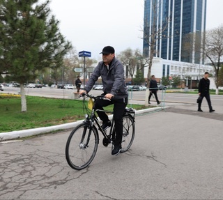 Jamoat transportida ishga borgan amaldorlar: Toshkentda “avtomobilsiz kun” tadbiri qanday o'tdi?