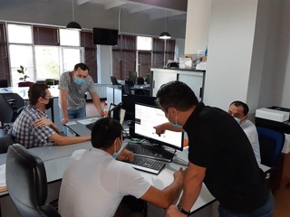 Жойида ўтирган ҳолда кўплаб ишларни амалга оширган мутахассисларни биласизми?