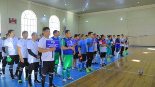 Кәсиплик аўқамы белсендилери өз-ара күш сынасты