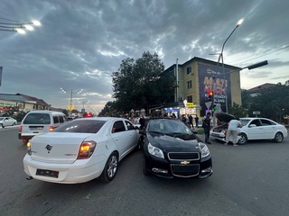 Андижон: 3 та машина иштирокида ЙТҲ содир бўлди