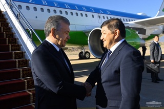 President of Uzbekistan arrives in Kyrgyzstan