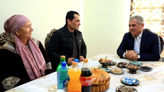 Шофиркон: Дингак кўчасида ҳам яна 30 та оила замонавий уйга кўчиб ўтди