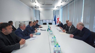 Дар Гурҷистон масъалаҳои таъмини ҳамлу нақли пайвастаи молҳои Ӯзбекистон тавассути бандарҳои Поти ва Батуми баррасӣ шуданд