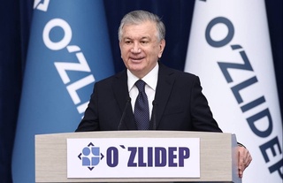 Shavkat Mirziyoyev navbatdagi xalqaro baxshichilik festivalini Guliston shahrida o'tkazishni taklif qildi