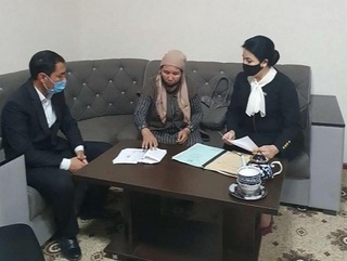 Депутат кўмаги билан фарғоналик аёл ўз уйига тўлиқ эгалик ҳуқуқини олди