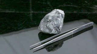 Обнаружен один из крупнейших алмазов в истории
