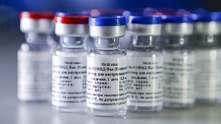 Первая партия вакцины «Спутник V» выпущена в гражданский оборот