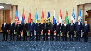 Президент Кыргызстана встретился с руководителями органов безопасности и специальных служб государств - участников СНГ