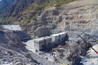 “Oʻzbekgidroenergo” AJ Boshqaruv raisi “Quyi Chotqol GES”ga tashrif buyurdi