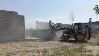 Ekin maydonidagi noqonuniy qurilma buzdirildi