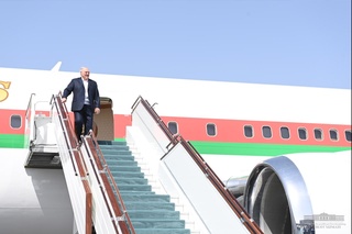 Александр Лукашенко Самарқандқа келді