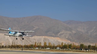 Ба фурудгоҳи нави Сӯх аввалин самолёт фуруд омад