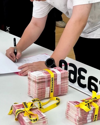 Chinese company will pay losing weight employees