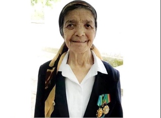 Сурхондарёлик мактаб директори талаба бўлган битирувчиларига стипендия ваъда қилди