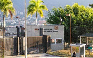 AQSh Maduro hokimiyatdan ketganidan keyin Venesueladagi elchixonasini qayta ochdi