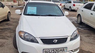 Ёш электрчилар ўқувчиларни манзилига бепул элтиб қўйишмоқда