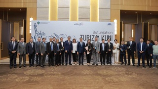 Turizm sohasi fidoiylari taqdirlandi