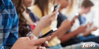 Пять млн аккаунтов детей и подростков удалены в Австралии