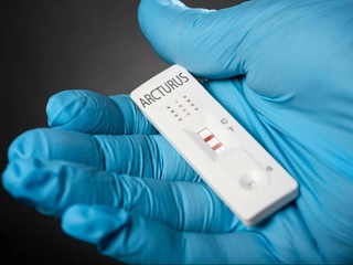 Новый штамм коронавируса «Арктур» заразнее предыдущих, поражает глаза