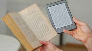 Бумажные книги все еще популярнее электронных