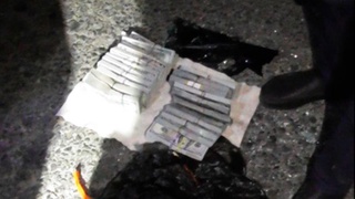 200 минг АҚШ долларини хорижга ноқонуний олиб чиқилишига чек қўйилди