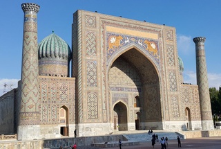 Сайёҳлар “замин сайқали” сари яна ошиқмоқда