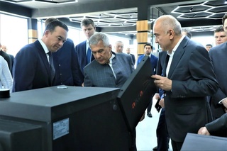 Татаристон раиси Рустам Минниханов “Термиз халқаро савдо маркази”га ташриф буюрди