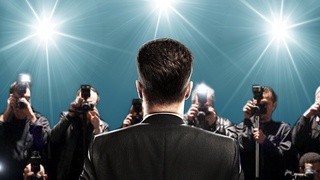 Телевидение ва радио орқали танилишни истаган фуқаро фирибгарнинг тузоғига тушиб қолди