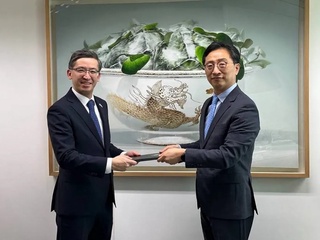 Ўзбекистоннинг янги элчиси Жанубий Корея ТИВга ўзининг ишонч ёрлиқлари нусхаларини топширди