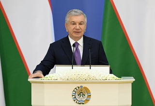 Шавкат Мирзиёевтиң медицина ҳәм фармацевтика тараўы хызметкерлери менен ушырасыўы басланды