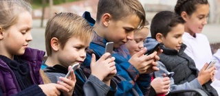 Texas 18 yoshdan kichik bolalarga ota-onasi roziligisiz ijtimoiy tarmoqlardan foydalanishni taqiqladi