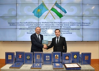 Национальному музею Республики Казахстан презентована серия книг-альбомов «Культурное наследие Узбекистана»