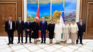 Сенатта Түркия Мийнет ҳәм социаллық қорғаў министри менен ушырасыў болып өтти