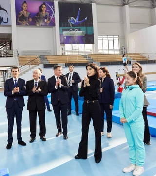 Саида Мирзиёева Нукусдаги Спорт гимнастикаси мактабига ташриф буюрди