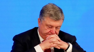 Коронавирус юқтириб олган Пётр Порошенко касалхонага ётқизилди