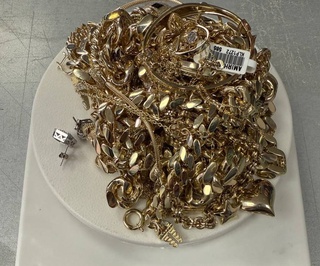 В ташкентском аэропорту у пассажира обнаружили незадекларированные ювелирные изделия на 350 млн сумов