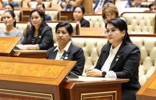 Ўқитувчи ва мураббийлар сенаторлар фаолияти билан танишди